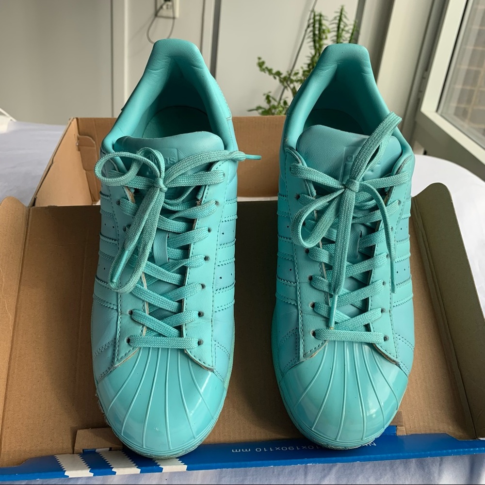 Adidas Superstar Sneakers